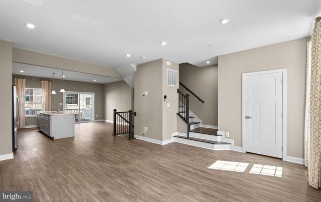 100 BETHLEHEM PL, Brooklyn, MD 21225