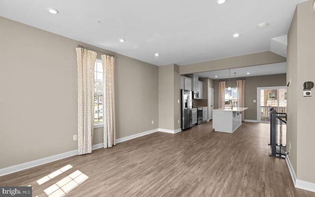 100 BETHLEHEM PL, Brooklyn, MD 21225