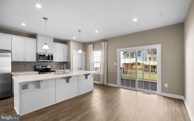 100 BETHLEHEM PL, Brooklyn, MD 21225