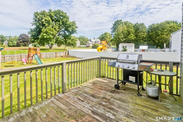 10 Wesley Road, East Windsor, CT 06016