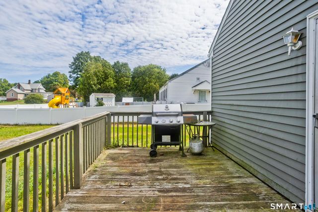10 Wesley Road, East Windsor, CT 06016