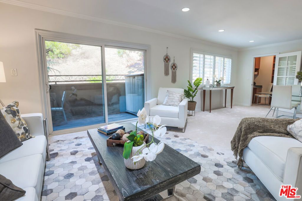 Image 2 of property listing at 6700 Hillpark Drive 204, Los Angeles, CA 90068