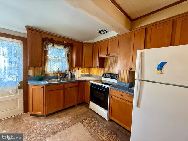 662 SPRUCE ST, Pottstown, PA 19464