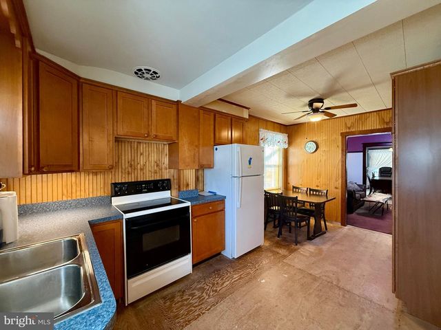 662 SPRUCE ST, Pottstown, PA 19464