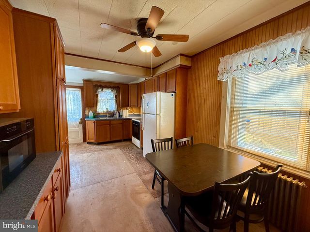 662 SPRUCE ST, Pottstown, PA 19464