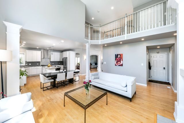 2308 Hillsboro Lane, Naperville, IL 60564