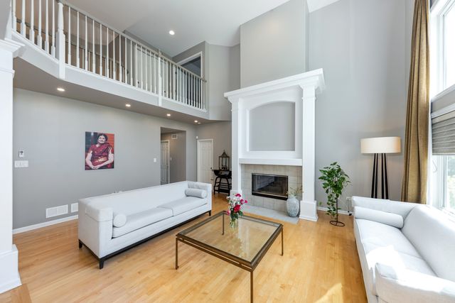 2308 Hillsboro Lane, Naperville, IL 60564