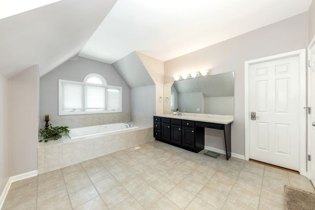 2308 Hillsboro Lane, Naperville, IL 60564