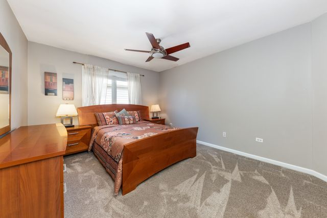 2308 Hillsboro Lane, Naperville, IL 60564