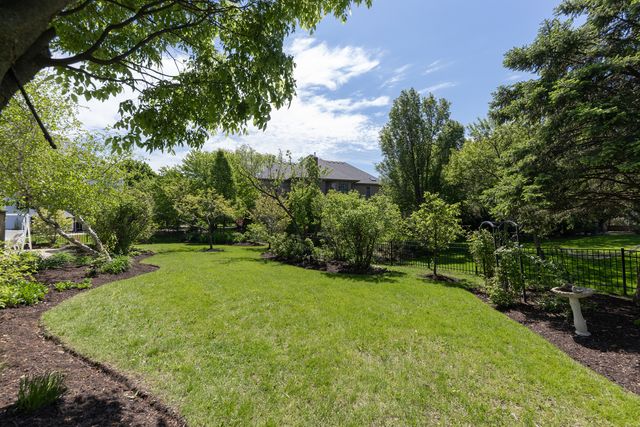 2308 Hillsboro Lane, Naperville, IL 60564