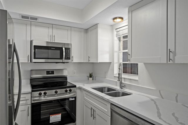 5154 TURQUOISE LANE 106, New Port Richey, FL 34652