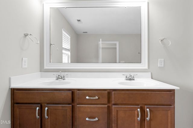 505 Hunters Ridge Drive, Fuquay Varina, NC 27526