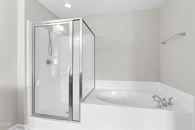 505 Hunters Ridge Drive, Fuquay Varina, NC 27526