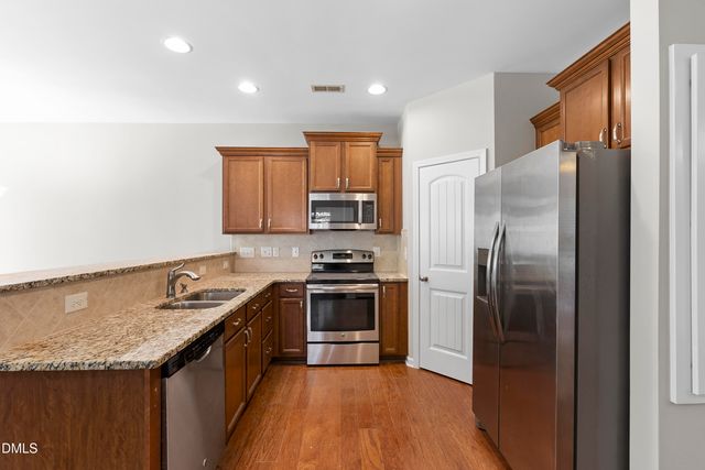 505 Hunters Ridge Drive, Fuquay Varina, NC 27526