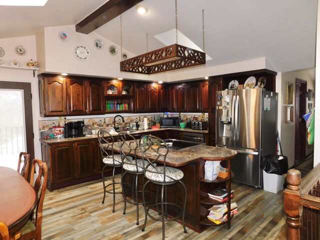 2035 Doe Creek Road, Irvine, KY 40336