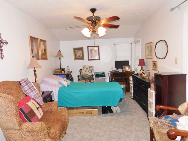 2035 Doe Creek Road, Irvine, KY 40336