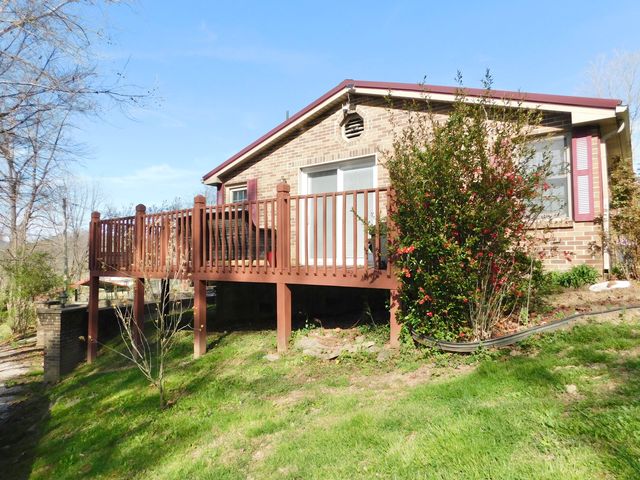 2035 Doe Creek Road, Irvine, KY 40336