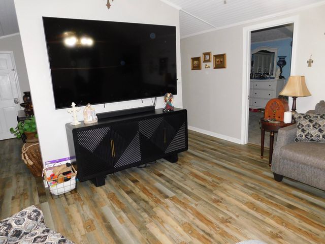 2035 Doe Creek Road, Irvine, KY 40336