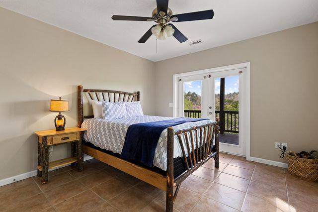 152 Cowboy Way, Mineral Bluff, GA 30559