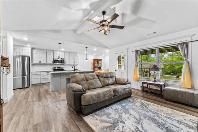 2 Ashford Circle, Bella Vista, AR 72714