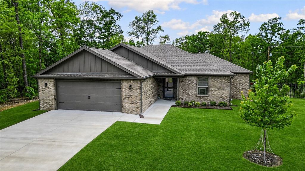 2 Ashford Circle, Bella Vista, AR 72714