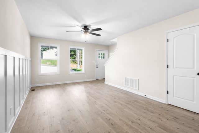 190 Oak St, Clarksville, TN 37042