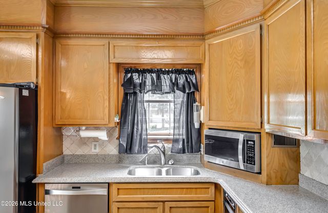 100 Chance Cove, Brandon, MS 39047