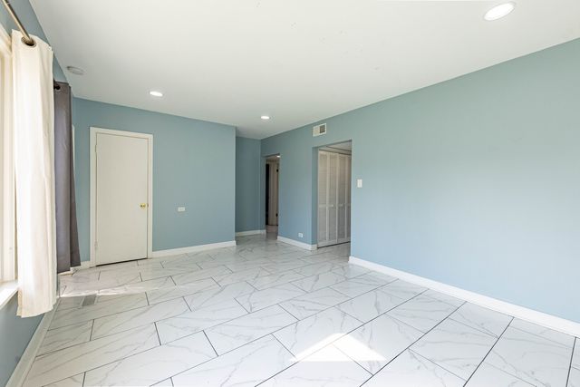 7740 Laramie Avenue, Burbank, IL 60459