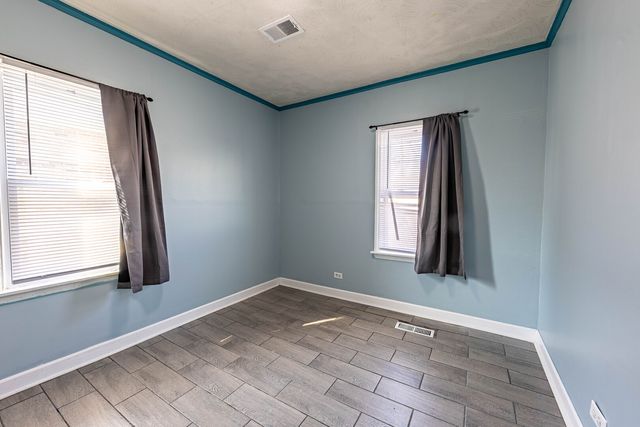 7740 Laramie Avenue, Burbank, IL 60459