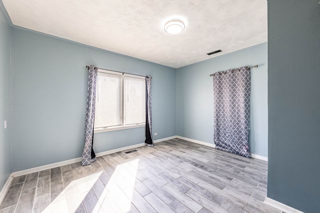 7740 Laramie Avenue, Burbank, IL 60459