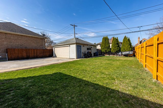 7740 Laramie Avenue, Burbank, IL 60459