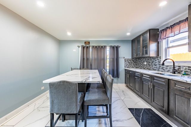 7740 Laramie Avenue, Burbank, IL 60459