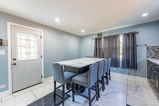 7740 Laramie Avenue, Burbank, IL 60459