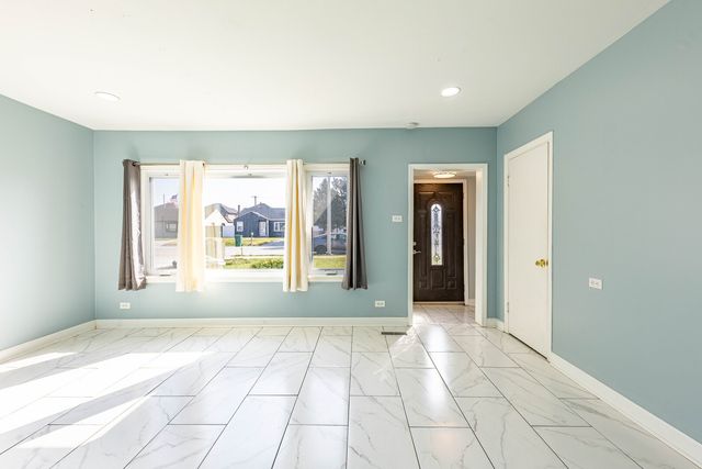 7740 Laramie Avenue, Burbank, IL 60459