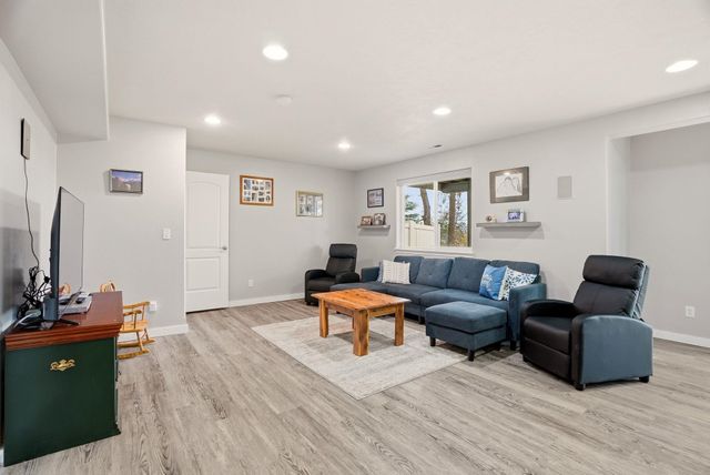 1807 S Canyon Woods Ln, Spokane, WA 99224