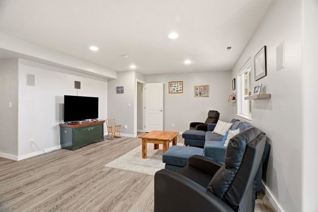 1807 S Canyon Woods Ln, Spokane, WA 99224