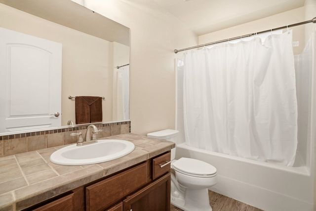 1807 S Canyon Woods Ln, Spokane, WA 99224