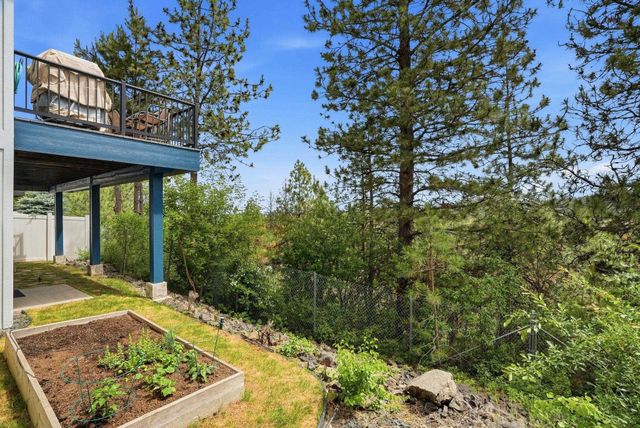 1807 S Canyon Woods Ln, Spokane, WA 99224