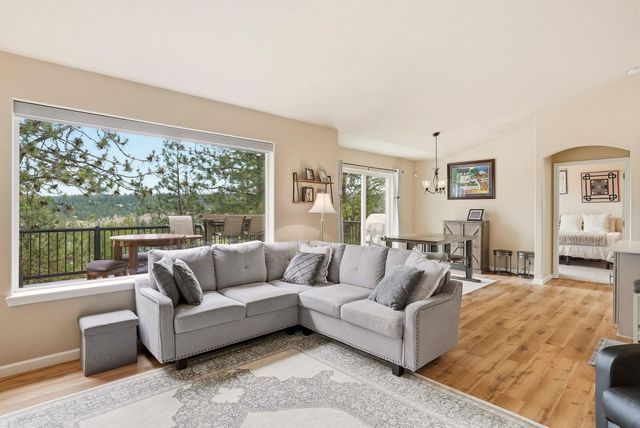 1807 S Canyon Woods Ln, Spokane, WA 99224