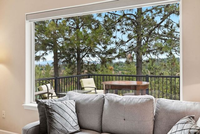 1807 S Canyon Woods Ln, Spokane, WA 99224