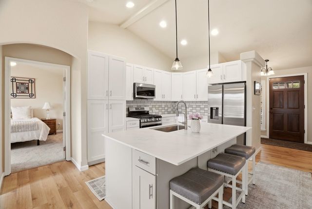 1807 S Canyon Woods Ln, Spokane, WA 99224