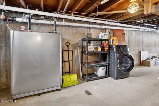 1 Zelenke Drive, North Greenbush, NY 12198