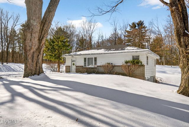 1 Zelenke Drive, North Greenbush, NY 12198