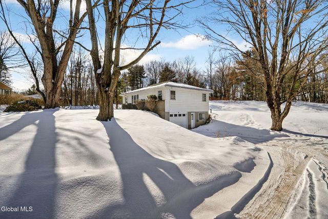 1 Zelenke Drive, North Greenbush, NY 12198