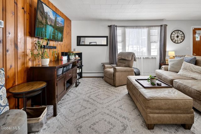 1 Zelenke Drive, North Greenbush, NY 12198