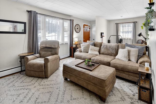 1 Zelenke Drive, North Greenbush, NY 12198