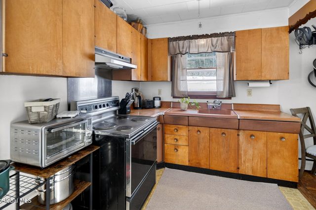 1 Zelenke Drive, North Greenbush, NY 12198