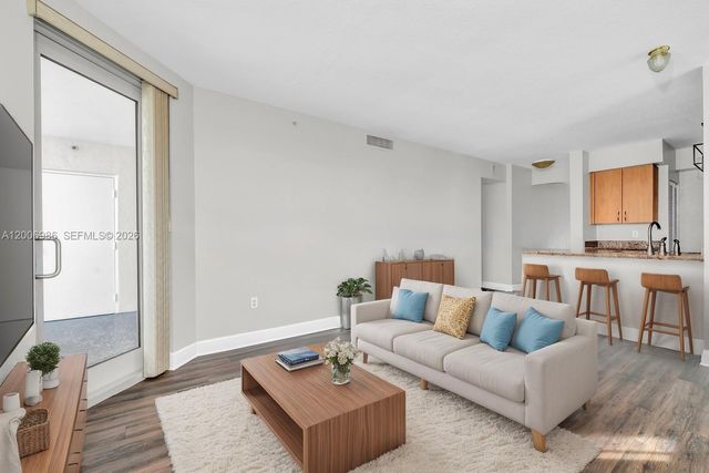 1830 Radius Dr 1001, Hollywood, FL 33020