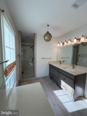 5179 MACOMB ST NW, Washington, DC 20016