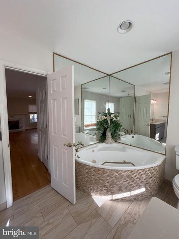 5179 MACOMB ST NW, Washington, DC 20016